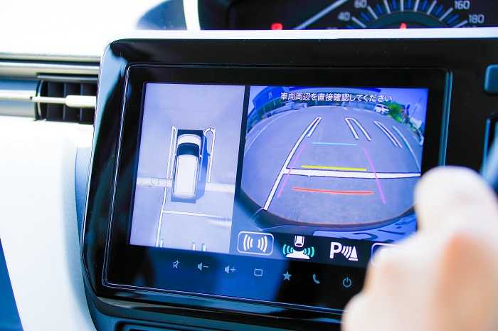 人工太陽照明灯が車載ディスプレイの見え方の評価に採用される理由